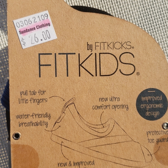 Fit Kids Swim Shoes - Picture 8 of 12